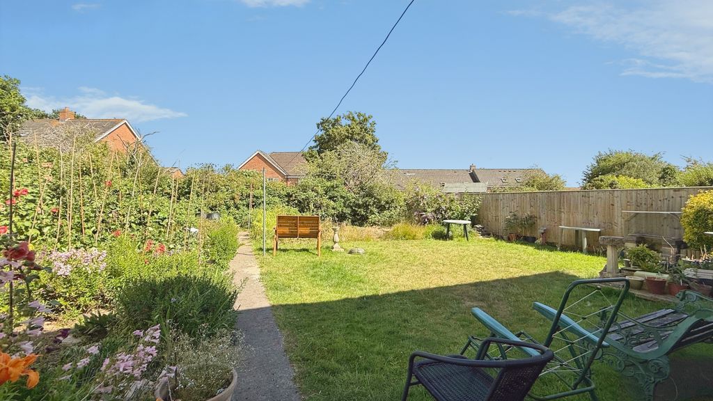 Property photo 2 of 16 Garden