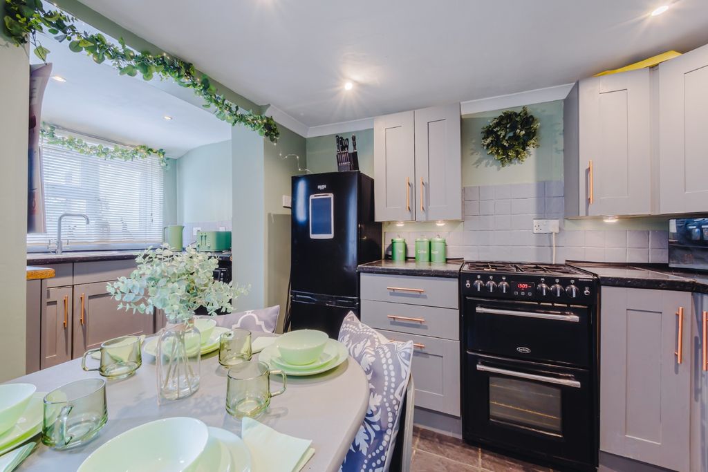 Property photo 3 of 19 4804874