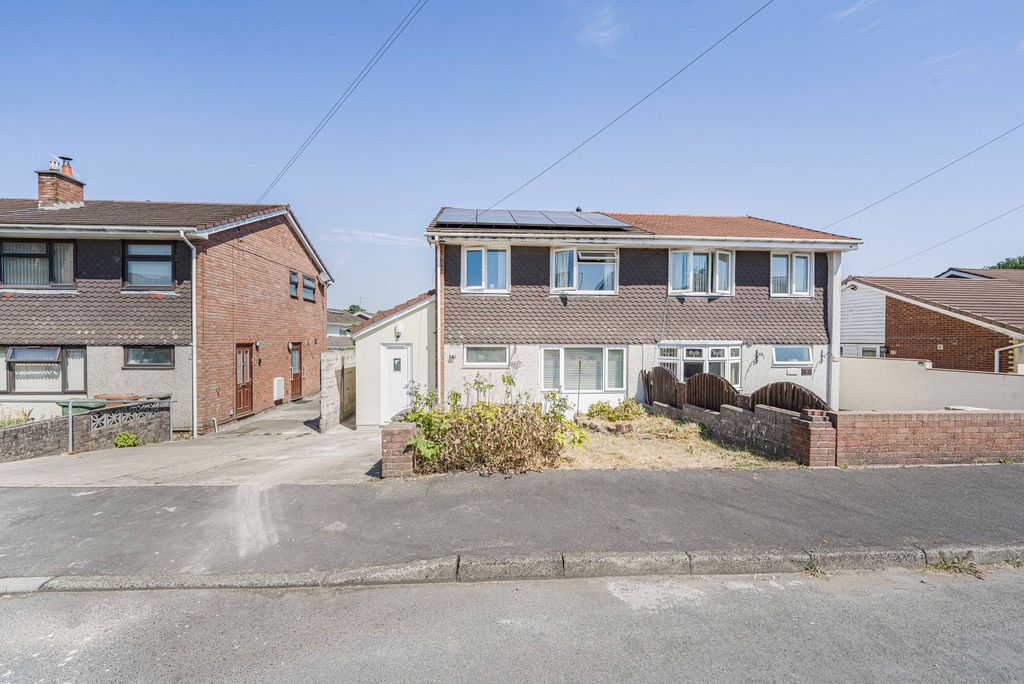 Property photo 2 of 30