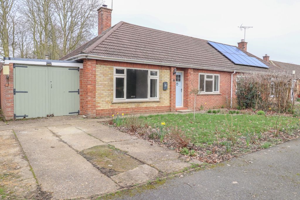 Property photo 2 of 19 4396975