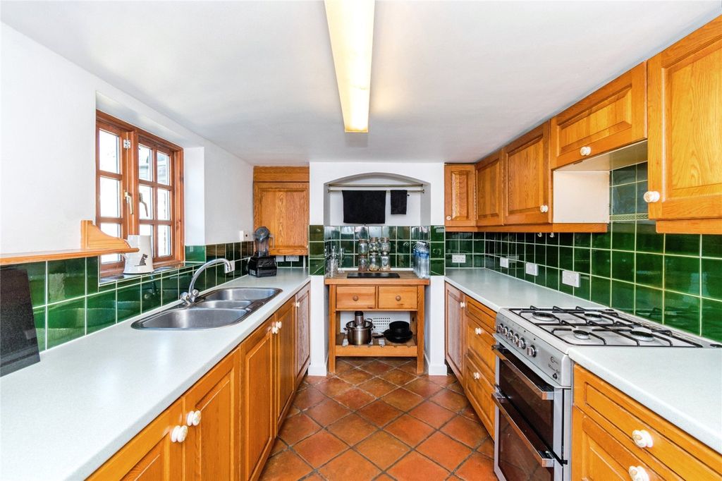 Property photo 3 of 32 Picture No. 13