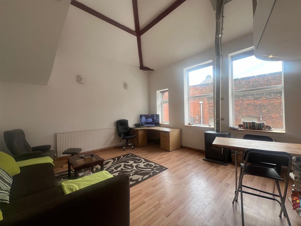 Property photo 1 of 24 Mine St 3.Jpg