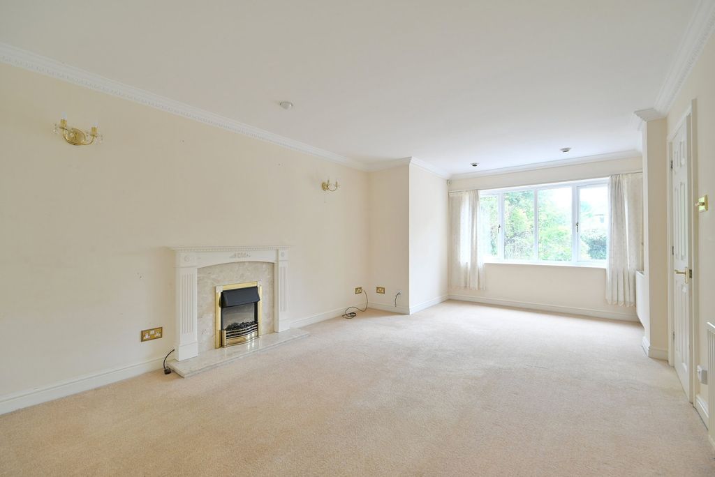 Property photo 2 of 23