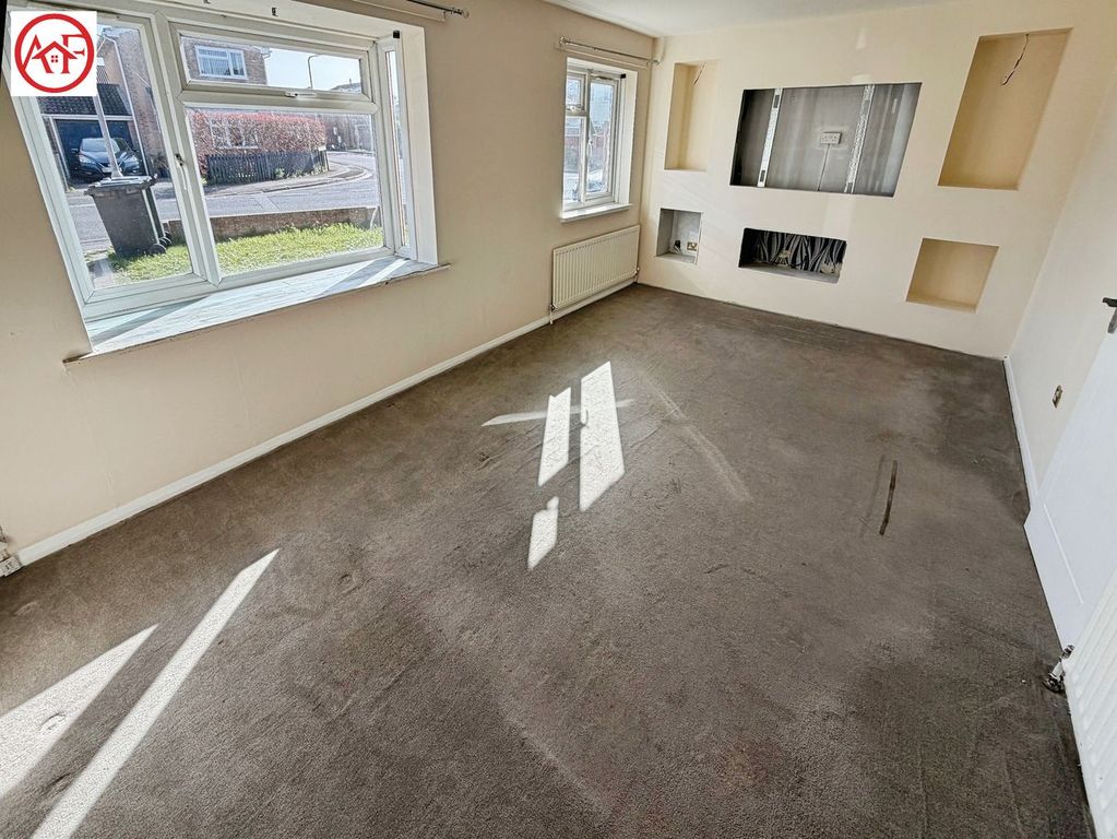 Property photo 3 of 18