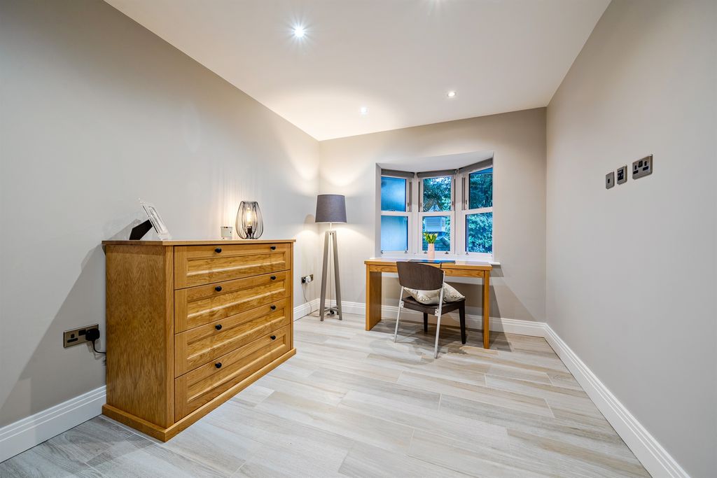 Additional image 9 of 2 bed flat for saleVillage Road, Enfield EN1
