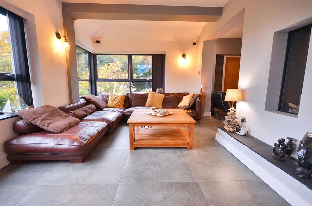 Property photo 2 of 38