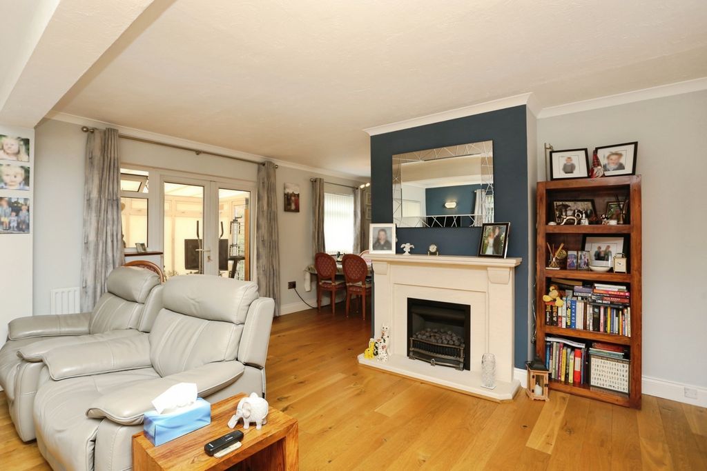 Property photo 2 of 21 Pbox-Img.Jpg