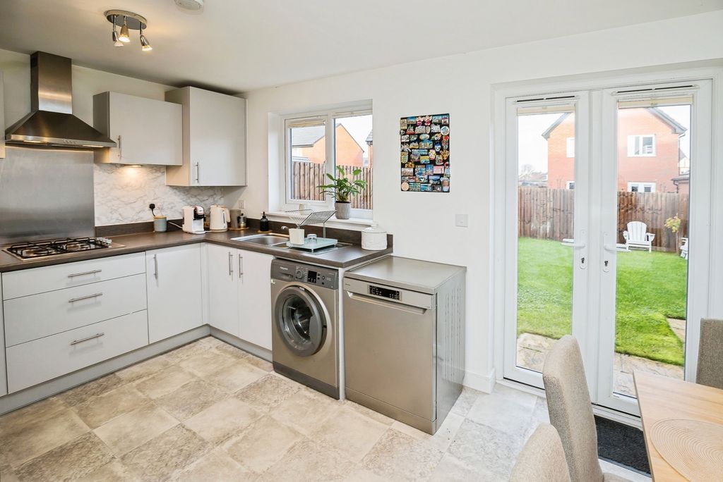 Property photo 3 of 17 Pbox-Img.Jpg