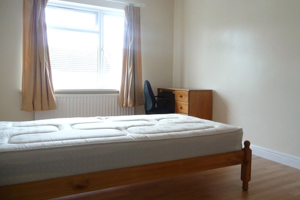 Property photo 3 of 5 Picture No. 04