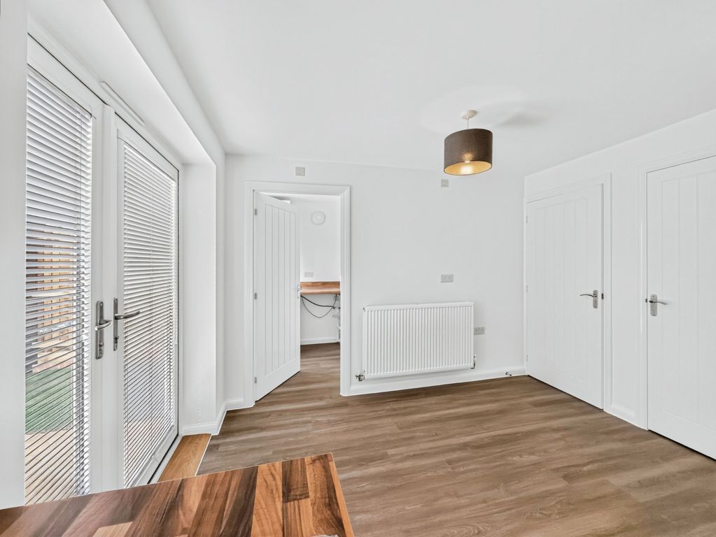 Property photo 3 of 11 Image