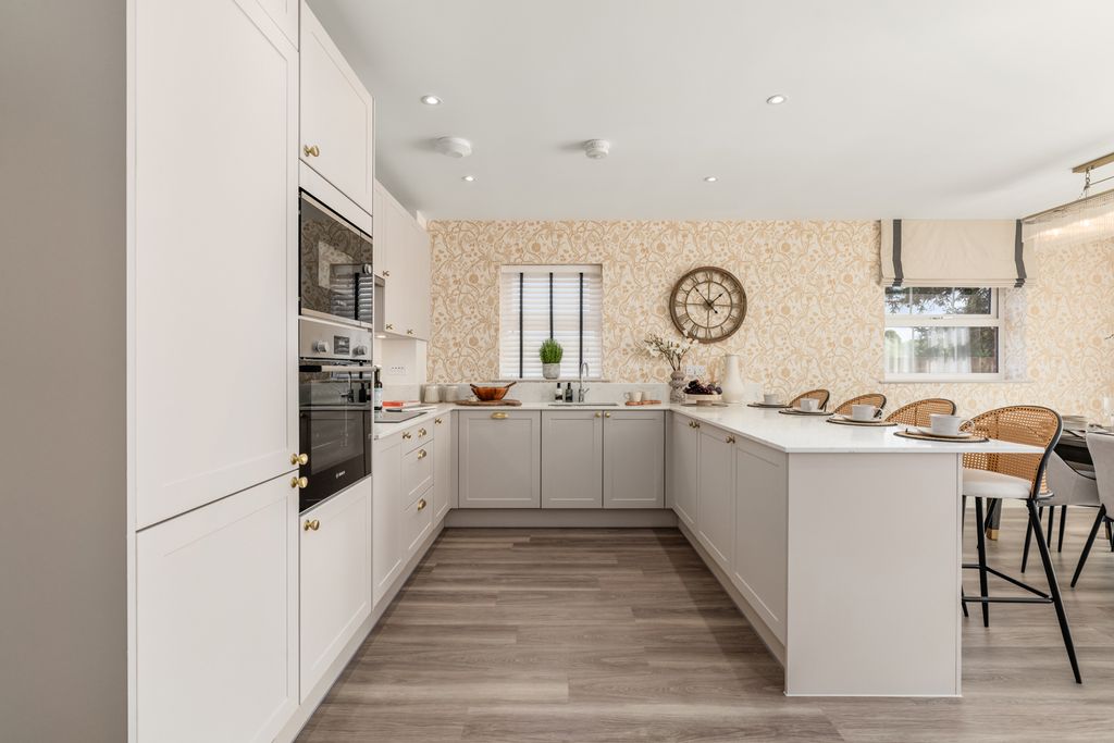Property photo 3 of 18 Show Home