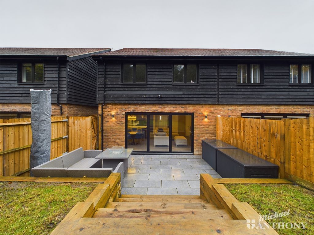 Property photo 1 of 19 Cam02773G0-Pr0024-Still008