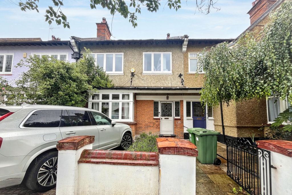 Property photo 1 of 30 8 Clavering Avenue, Barnes, London, Sw13 8Dy