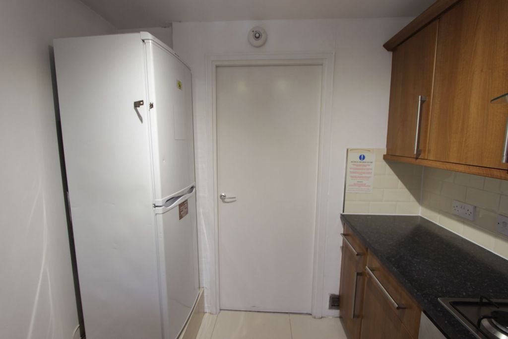 Property photo 3 of 32