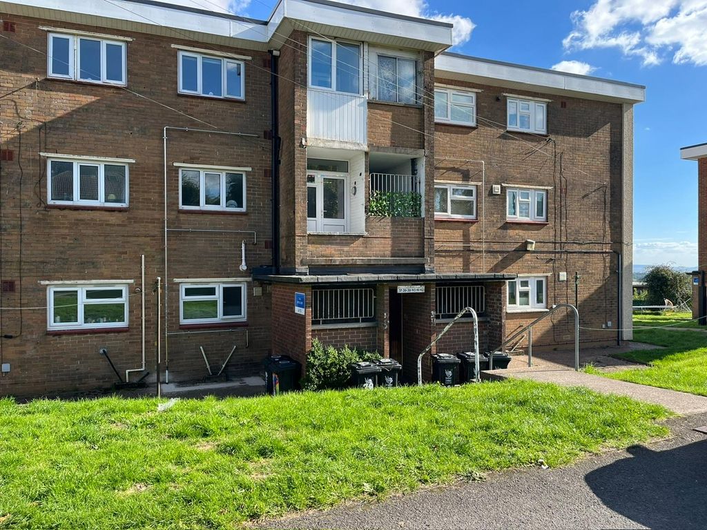 Property photo 1 of 2