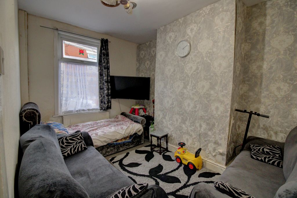 Property photo 2 of 13 2