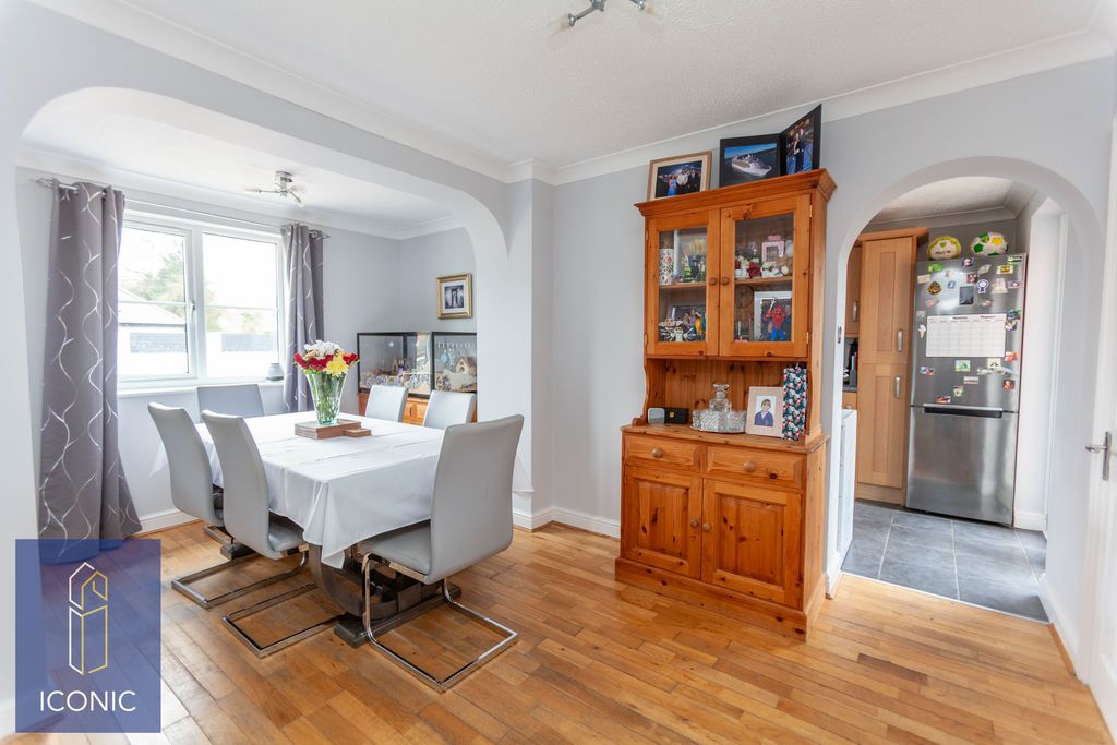 Property photo 3 of 13 Photo 4