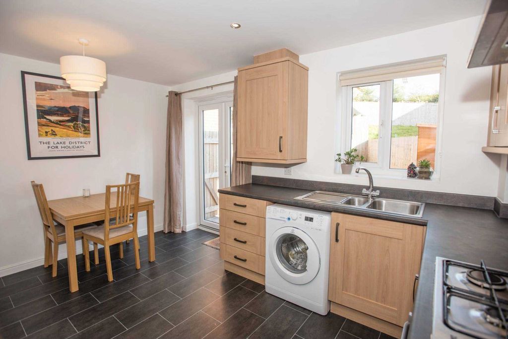 Property photo 3 of 16