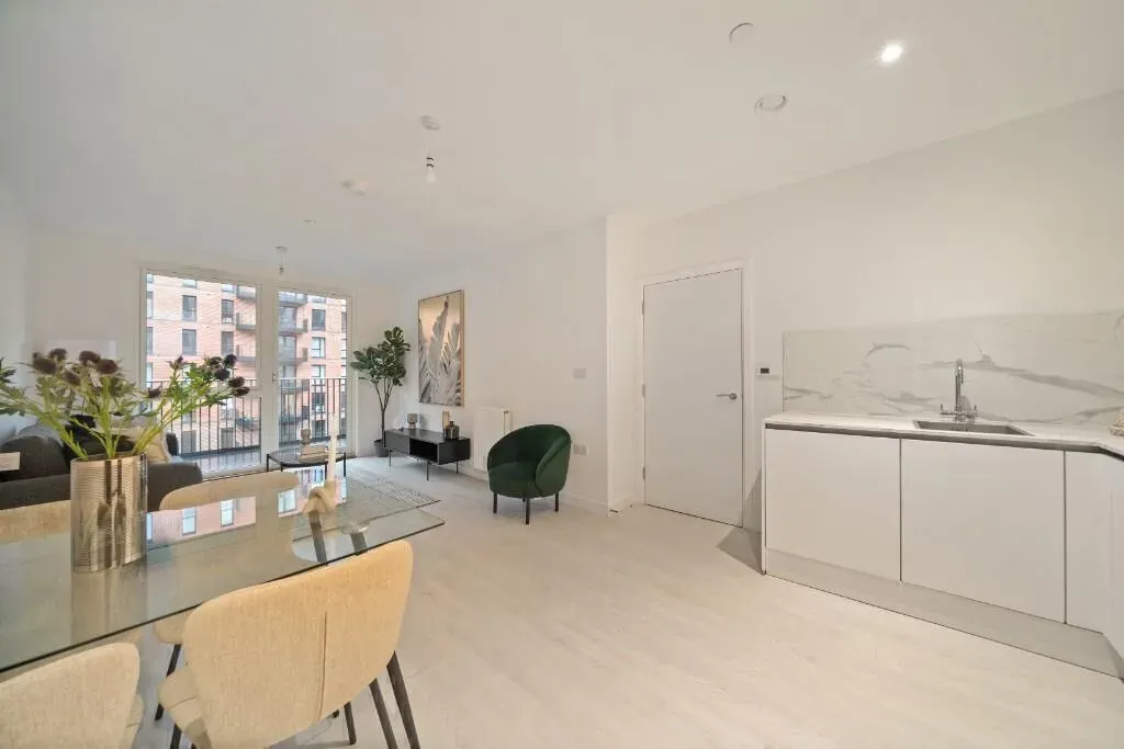 Apartment in London Borough of Hillingdon, Hayes - More