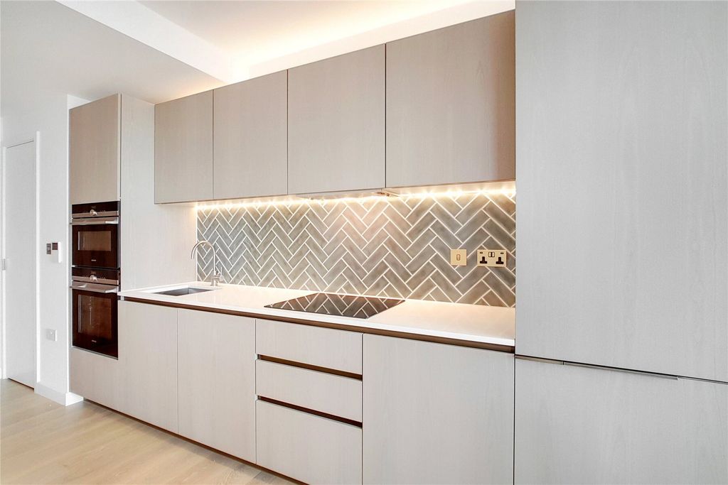 Property photo 2 of 21 Picture No. 20