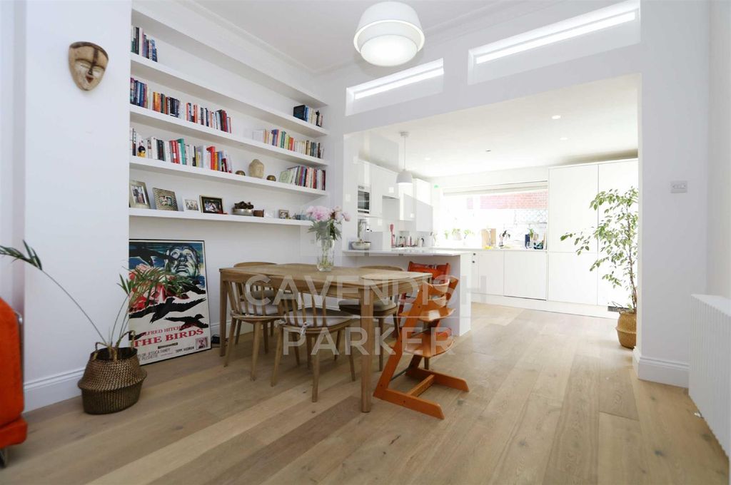 Property photo 2 of 12