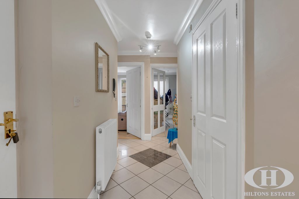 Property photo 3 of 18 Pic-1-2