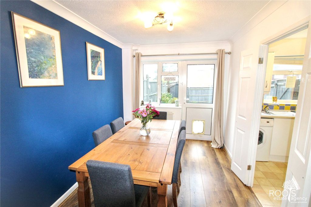 Property photo 3 of 10 Dining Room