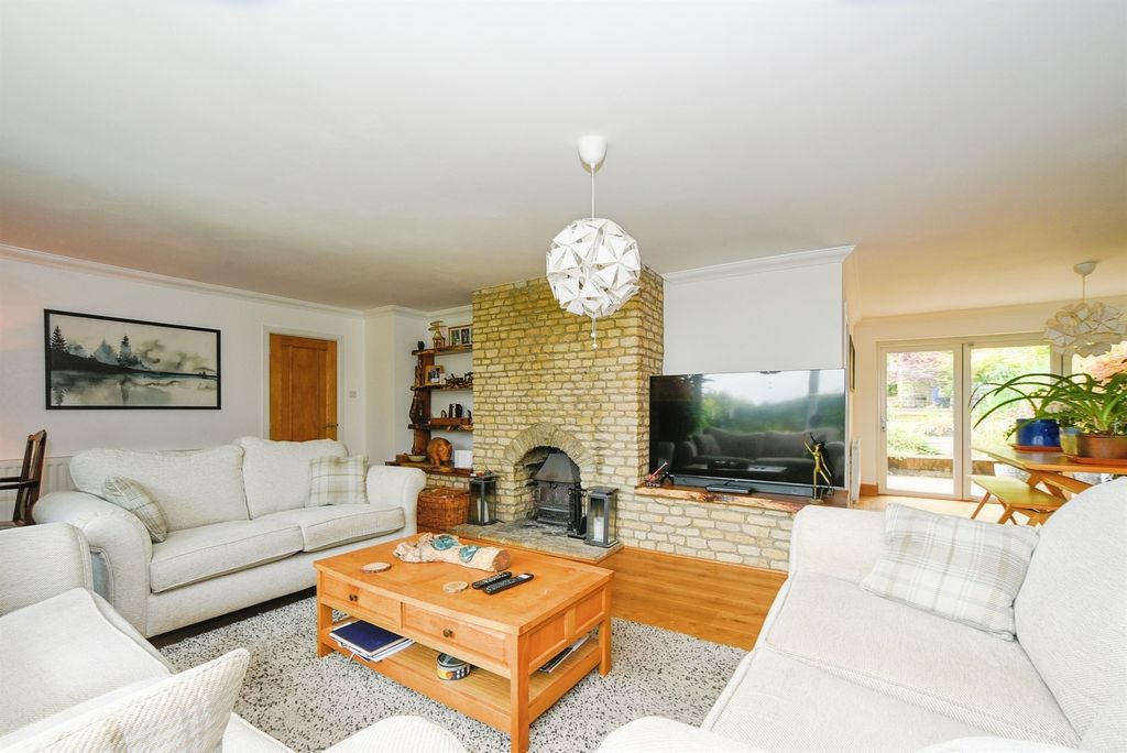 Property photo 2 of 24