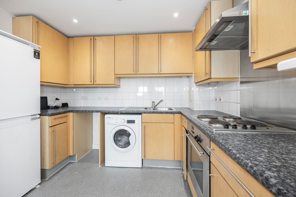 Property photo 2 of 9