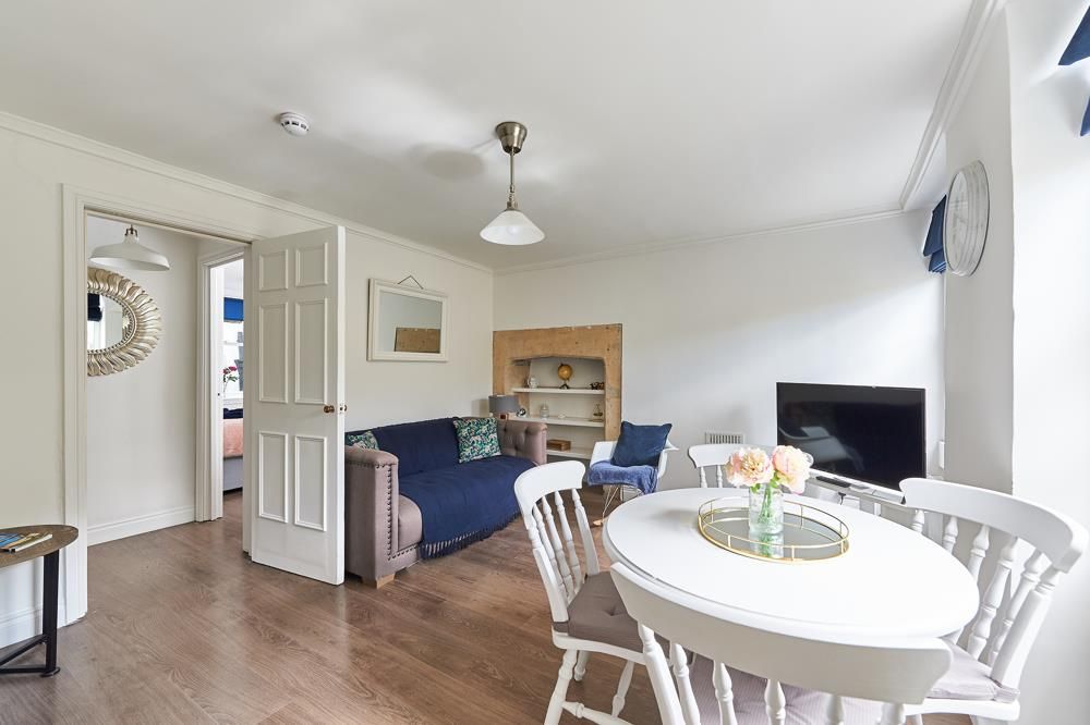 Property photo 2 of 25 Basement Flat 20 Walcot Terrace -9.Jpg