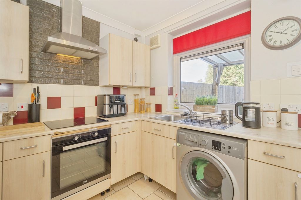 Property photo 3 of 17