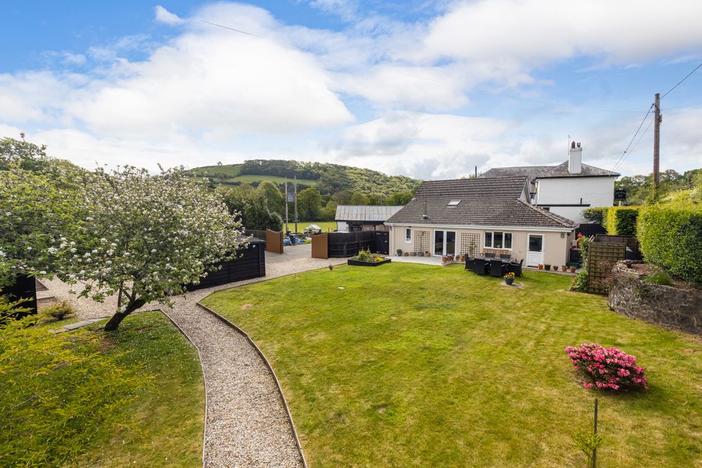 Property photo 1 of 12 A07 - Teign House Cottage - 250508