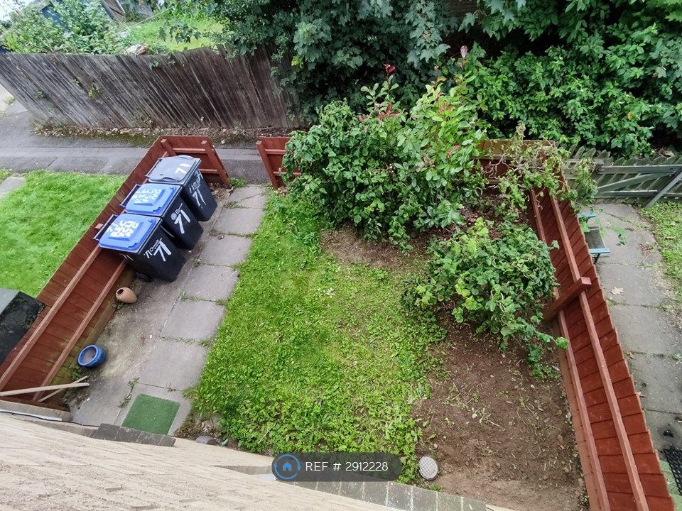 Property photo 2 of 18 Front Garden