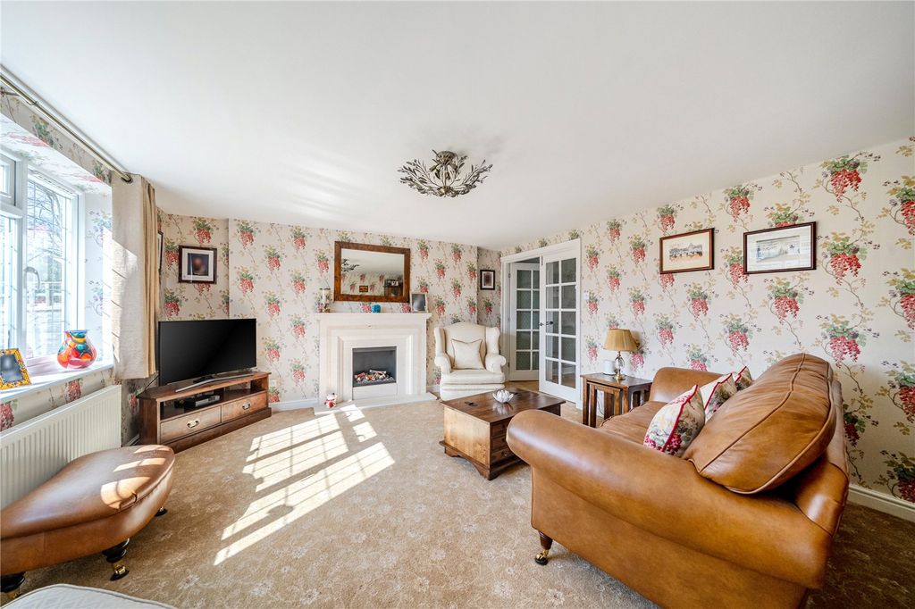 Property photo 3 of 22 Picture No. 21