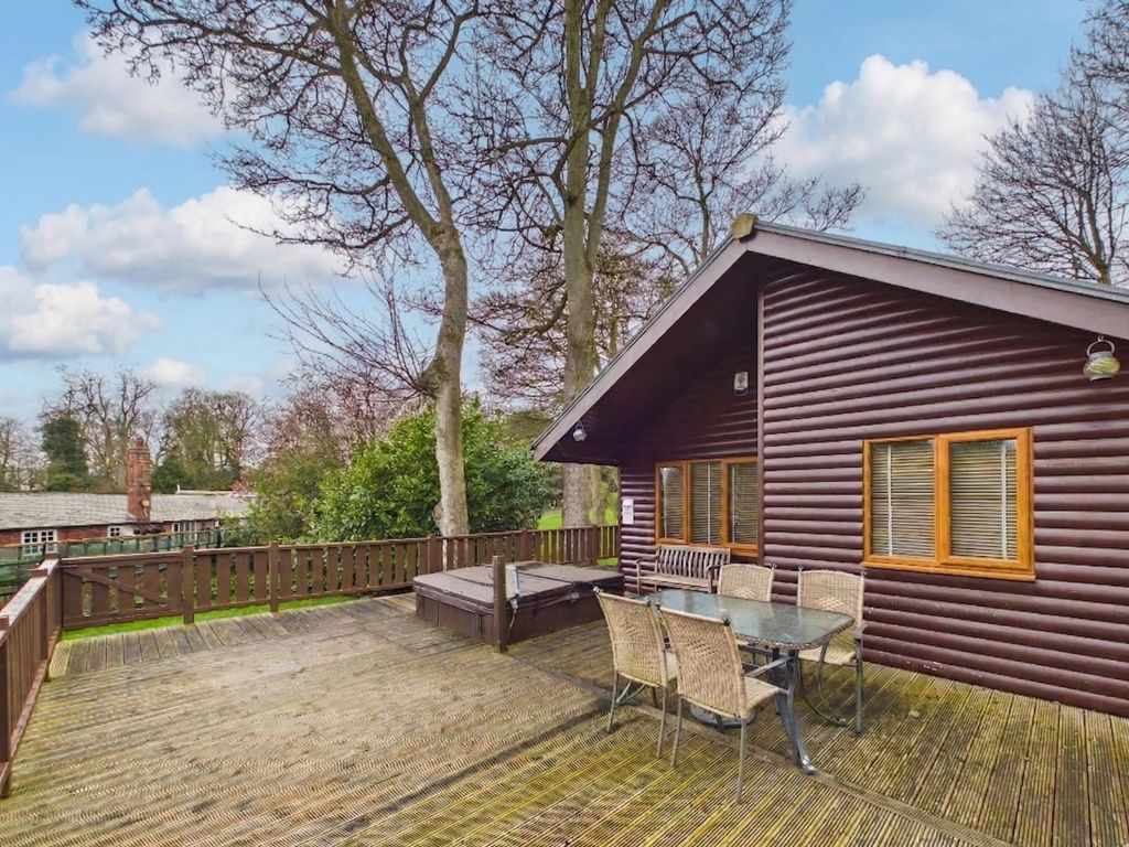 Property photo 2 of 29 Front Exterior