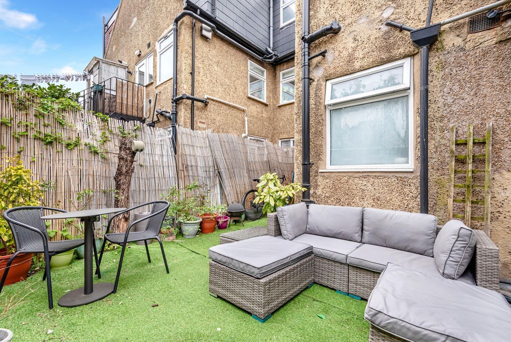 Property photo 3 of 20 Photo 16