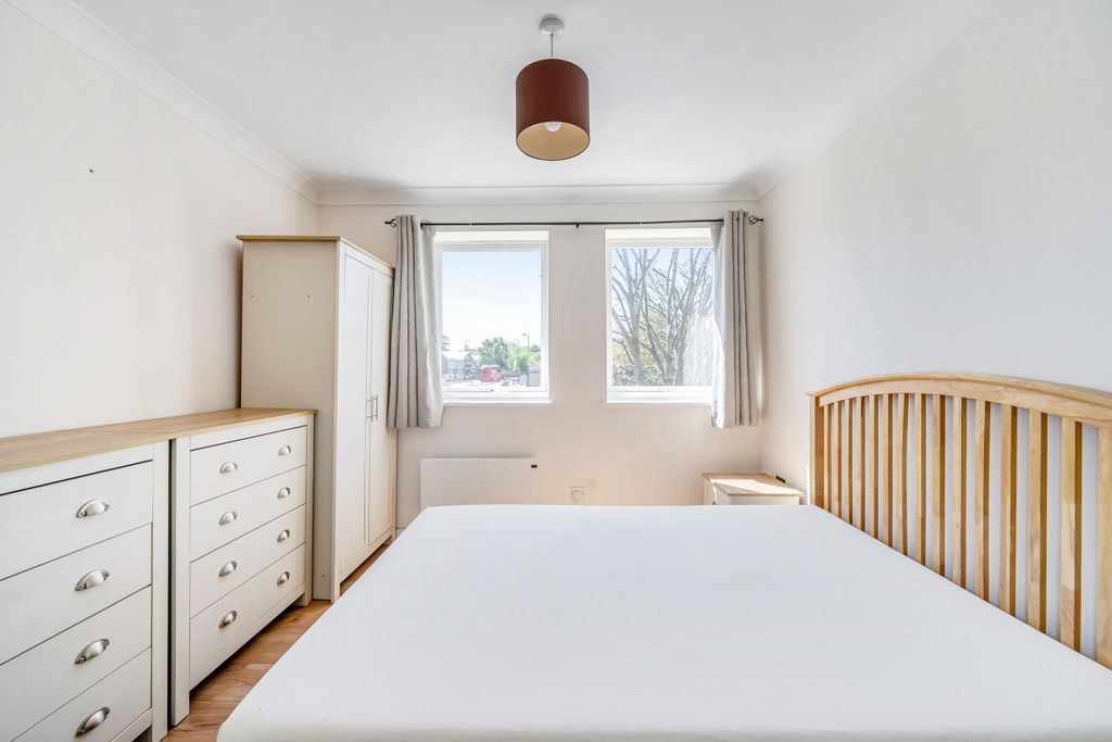 Property photo 3 of 16 1451364-16-69Ef56...