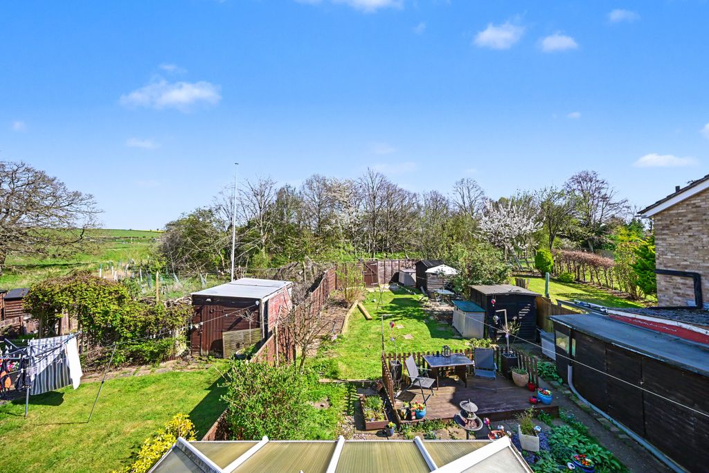 Property photo 2 of 21