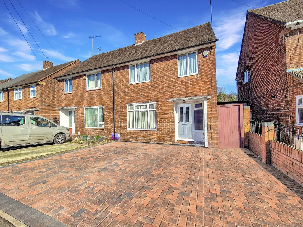 Property photo 1 of 12 4001680