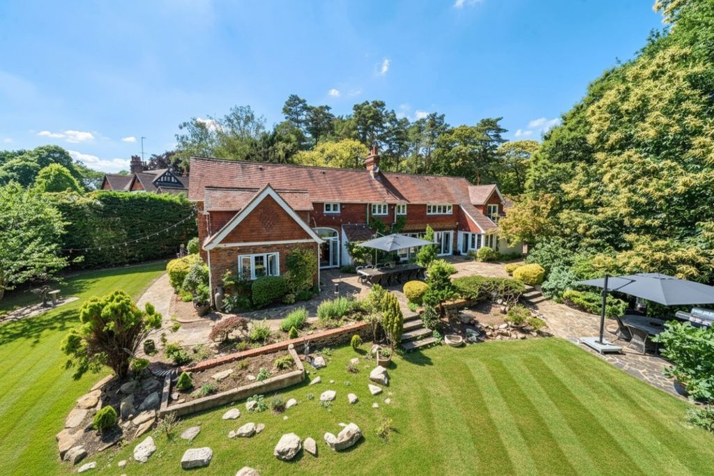 Property photo 1 of 27