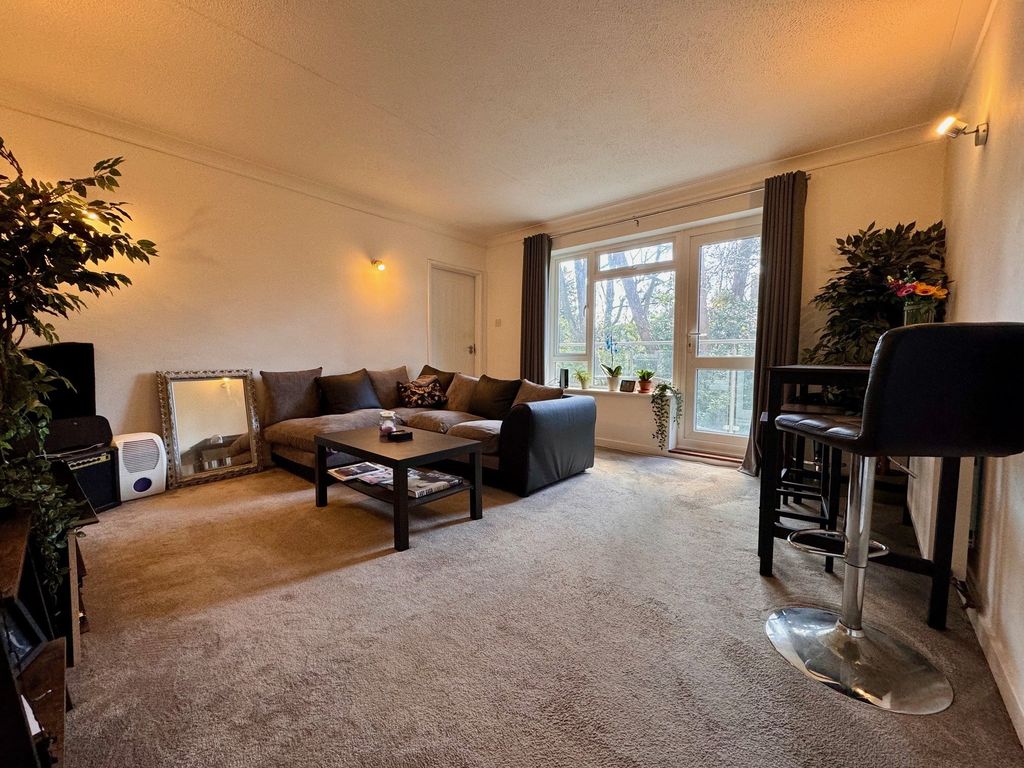 Property photo 3 of 8 Living Room