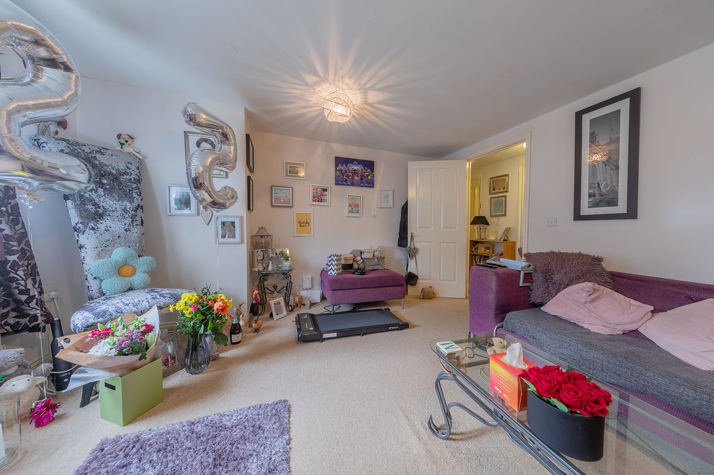 Additional image 4 of 2 bed flat for salePark Road, Ilkeston DE7