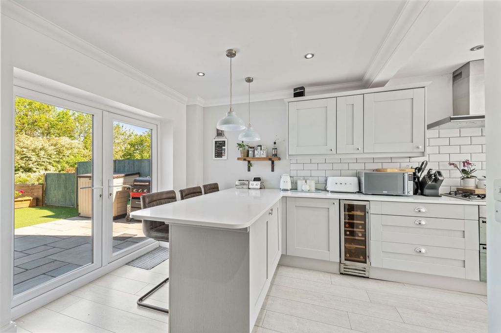 Property photo 3 of 30