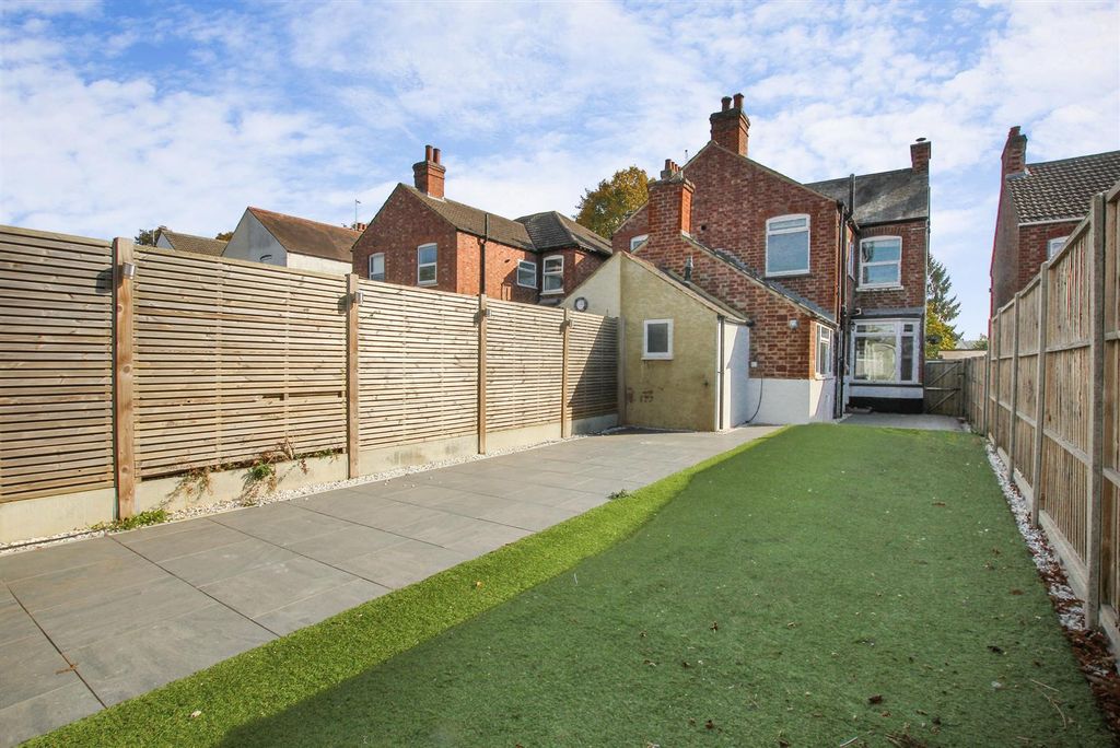 Property photo 2 of 16 Garden