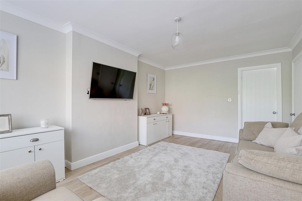 Property photo 3 of 15 9429.Jpg