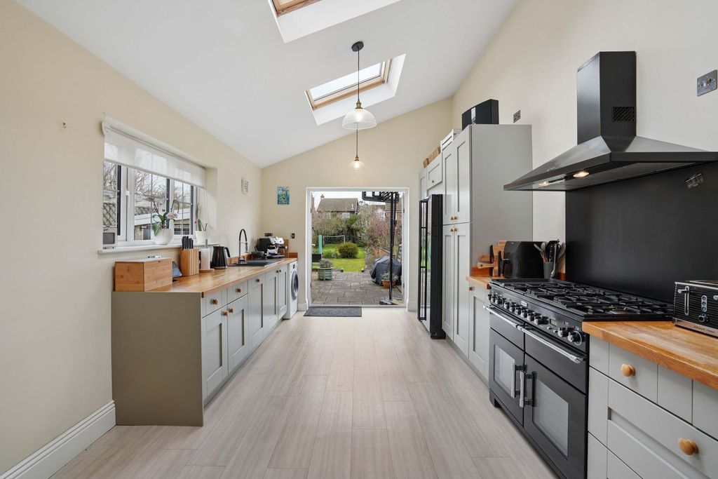 Property photo 3 of 13