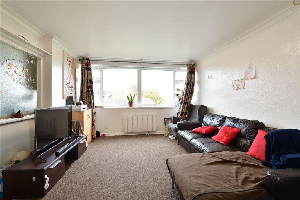 Property photo 3 of 7 Lounge/Dining Room