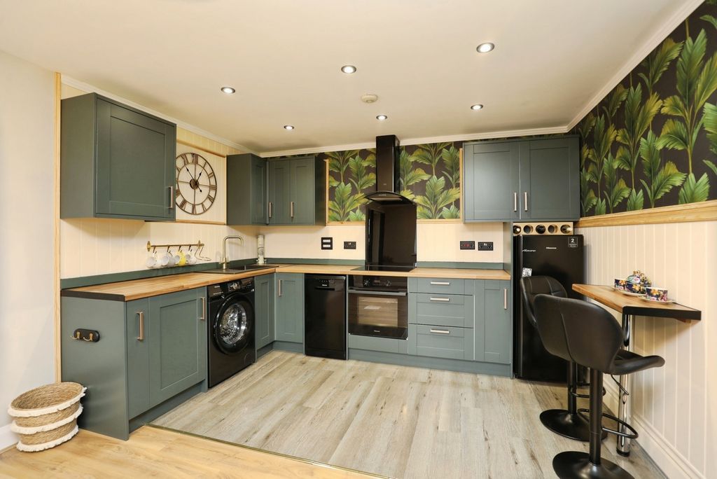 Property photo 1 of 14 Pbox-Img.Jpg