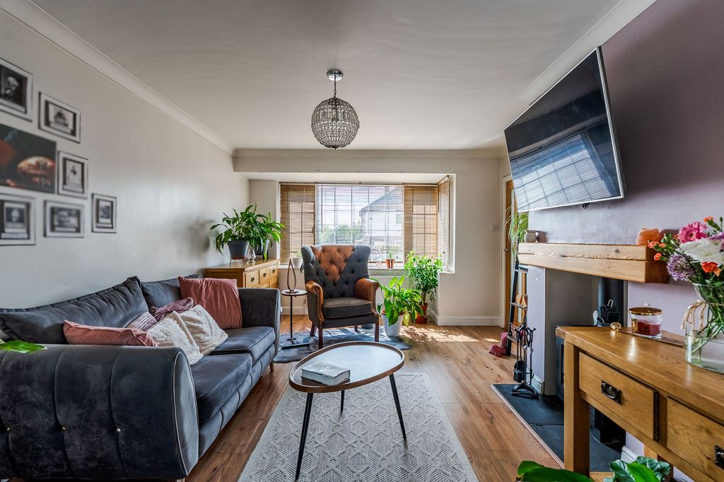Property photo 2 of 19