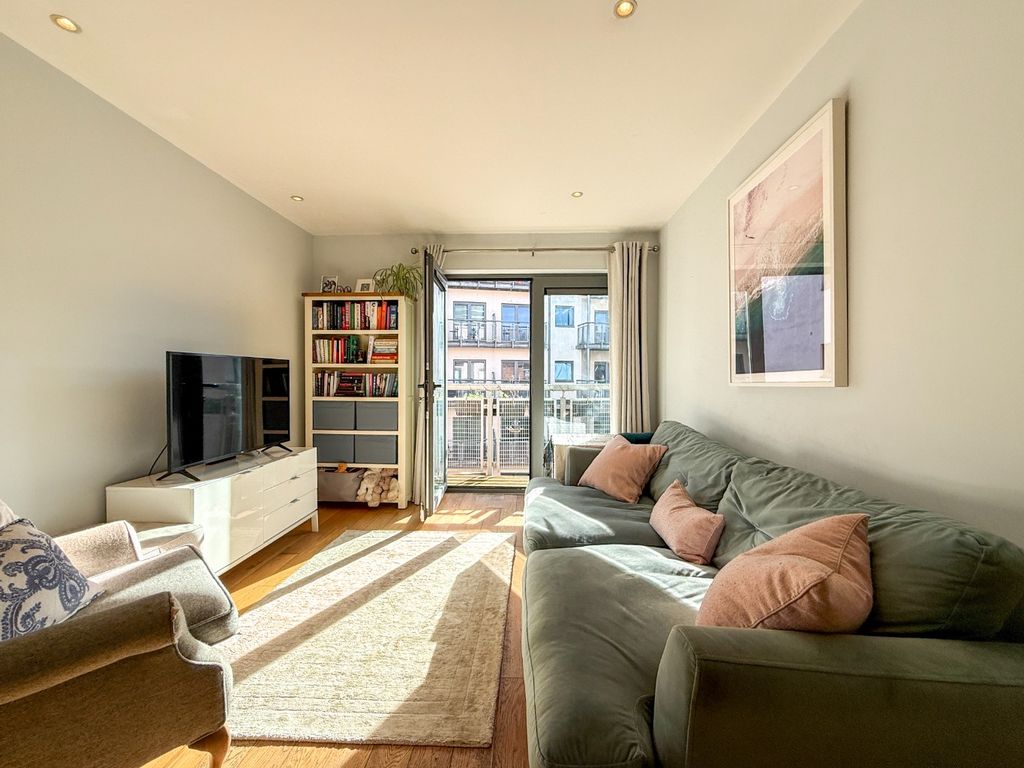 Property photo 1 of 15 4873330